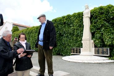 Iconographie - Le monument aux Morts, oeuvre d'Albert Deman, inauguré en 1954