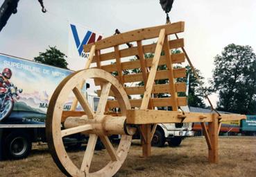 Iconographie - La plus grosse brouette du monde, Festival des records