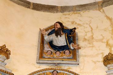 Iconographie - Buste surplombant le retable de l'église Saint-Laurent