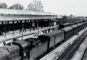 Iconographie - Les trains de retour un jour de foire