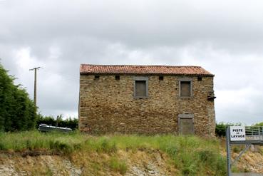 Iconographie - Bâtiment de ferme du Moulin Morille près du site du moulin à foulon