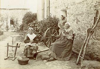 Iconographie - Femmes filant la laine