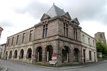 Iconographie - Les halles en pierres des Plochères