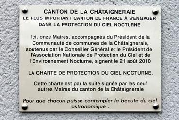 Iconographie - Plaque de "La chartre de protection du ciel nocturne"