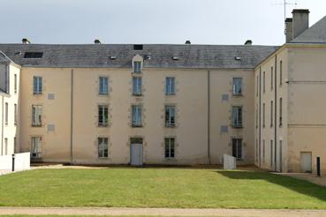 Iconographie - Domaine Saint-Sauveur, cour arrière