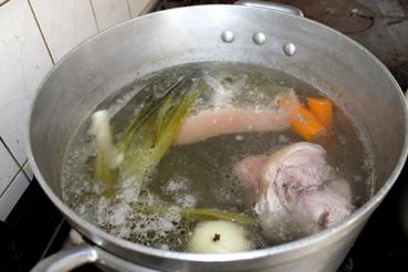 Iconographie - Cuisson du porc pour la potée, à Moulin Migné