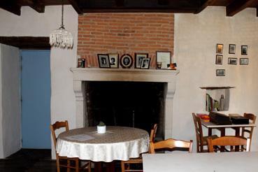 Iconographie - Moulin Migné - Une salle à manger à la Ferme auberge