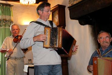 Iconographie - Musiciens du groupe Musique traditionnelle en Bocage