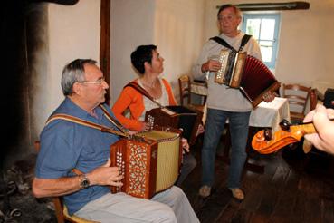 Iconographie - Musiciens du groupe Musique traditionnelle en Bocage