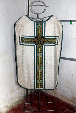 Iconographie - Chasuble exposée dans la chapelle Notre-Dame de Brossardière
