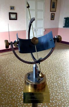 Iconographie - Instrument astronomique exposé en mairie