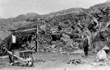 Iconographie - Premiers terrassements de la carrière