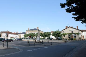 Iconographie - La place du Maréchal de Lattre de Tassigny