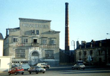 Iconographie - L'usine Cassegrain occupée