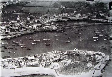 Iconographie - L'arrière port: port de pêche, ville close et anse du Lin