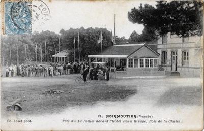 Iconographie - Fête du 14 juillet devant l'hôtel Beau Rivage, Bois de la Chaize