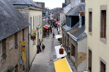 Iconographie - Enseignes commerciales rue Vaubn