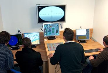 Iconographie - Centre de formation continue maritime - Travail sur simulateur