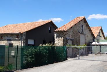 Iconographie - Grange-étable aménagée en logement, rue des Grandes Maisons