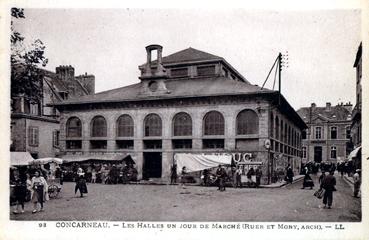 Iconographie - Les halles un jour de marché (Ruer et Mony, arch.)