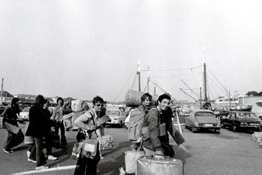 Iconographie - Embarquement pour l'école de voile des Glénans