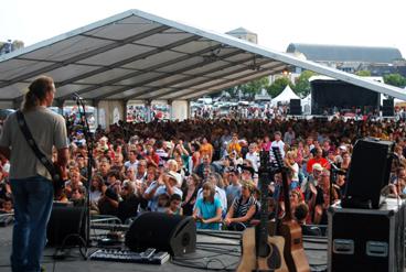 Iconographie - Festival des Filets Bleus - Le public durant un concert