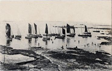 Iconographie - Arrivée des bateaux sardiniers à basse mer