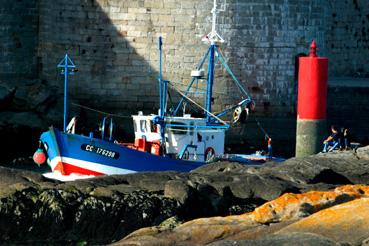 Iconographie - Bateau dans le chenal