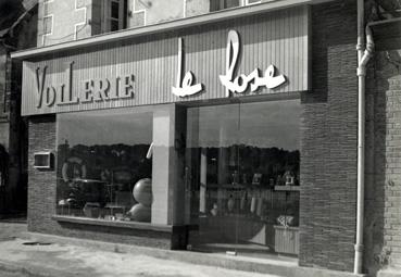 Iconographie - Vitrine du magasin de la voilerie Le Rose