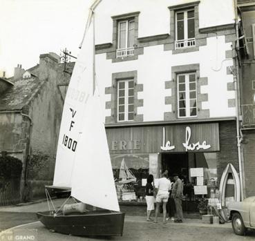 Iconographie - Le magasin de la voilerie Le Rose