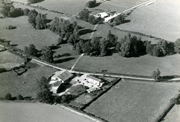 Iconographie - Vue aérienne de La Fresnière en septembre