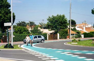 Iconographie - Pistes cyclables - Rond-point du Golf, avenue des Maraîchins