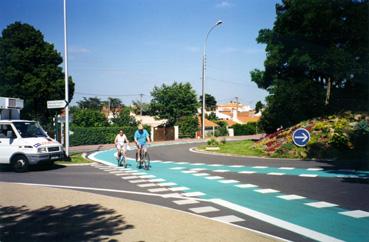 Iconographie - Pistes cyclables - Rond-point du Golf, avenue des Maraîchins