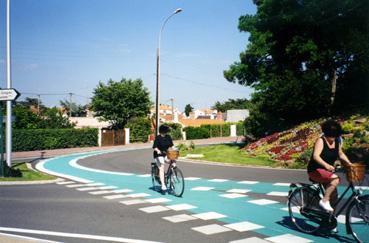 Iconographie - Pistes cyclables - Rond-point du Golf, avenue des Maraîchins