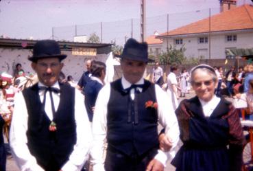 Iconographie - Membres du groupe folklorique pour la kermesse