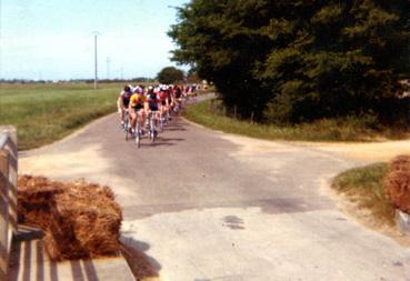 Iconographie - Course cycliste passant près du Vasais