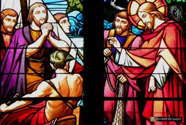 Iconographie - Eglise Saint-Benoît - Vitrail : L'apparition de Jésus et la pêche miraculeuse