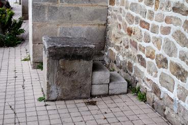 Iconographie - Pierre de l'enchère de l'église Saint-Benoît