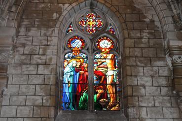 Iconographie - Eglise Saint-Benoît - Vitrail : Scènes de la vie du Christ