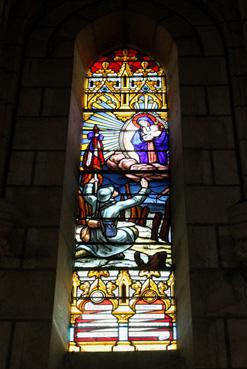 Iconographie - Eglise Saint-Benoît - Vitrail :  Scène de guerre 1914-18