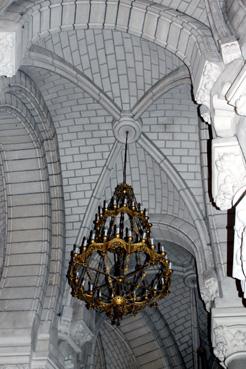 Iconographie - Eglise Saint-Benoît - Un candélabre