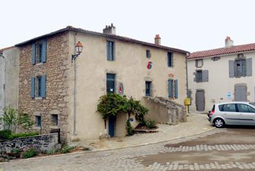 Iconographie - Maison du bourg avec, en cave, un atelier de tisserand