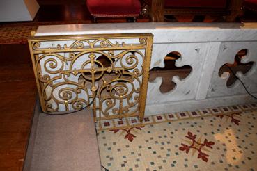 Iconographie - Détail de la sainte table de l'église Saint Benoît