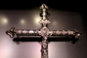 Iconographie - Le trésor de l'église Saint Benoît - Tête de la croix processionnelle