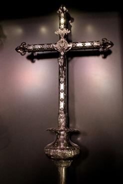 Iconographie - Le trésor de l'église Saint Benoît - Tête de la croix processionnelle