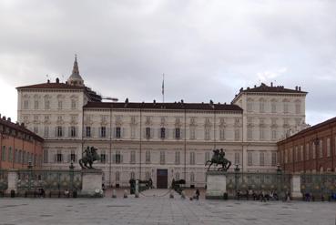 Iconographie - Turin - Le palais royal, construit au XVIIe siècle pour la Maison de Savoie