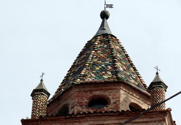 Iconographie - Saluzzo - Tuiles colorées du clocher de l'église San Bernardo