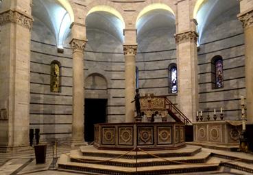 Iconographie - Gênes - L'intérieur du Baptistère 