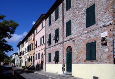 Iconographie - Lucca - Ex-voto sous la plaque de rue via B. Paoli