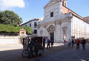 Iconographie - Lucca - Libraire ambulant près de l'église San Giovanni